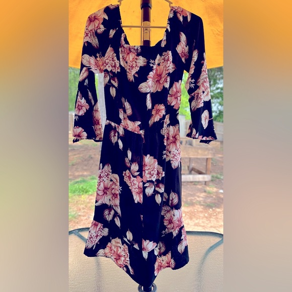 Women’s Xhilaration Black Floral Dress W/Pockets and Bell Sleeves. Size M - Picture 3 of 8